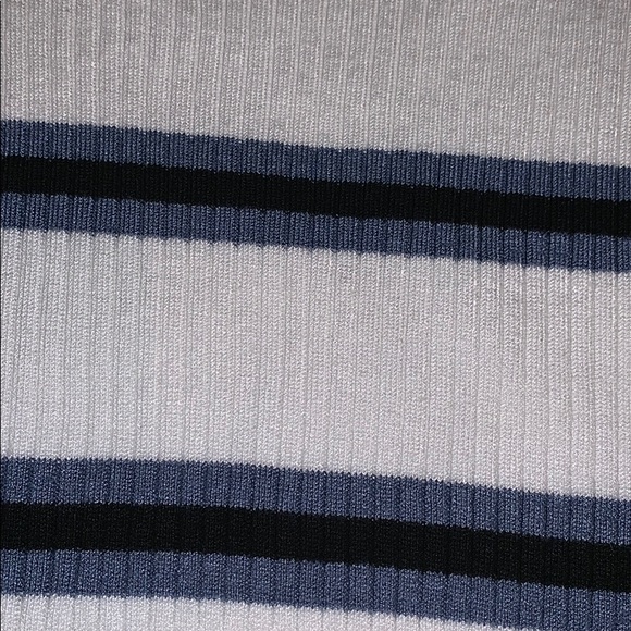 CROP TOP FROM FORVER 21 - Picture 3 of 4